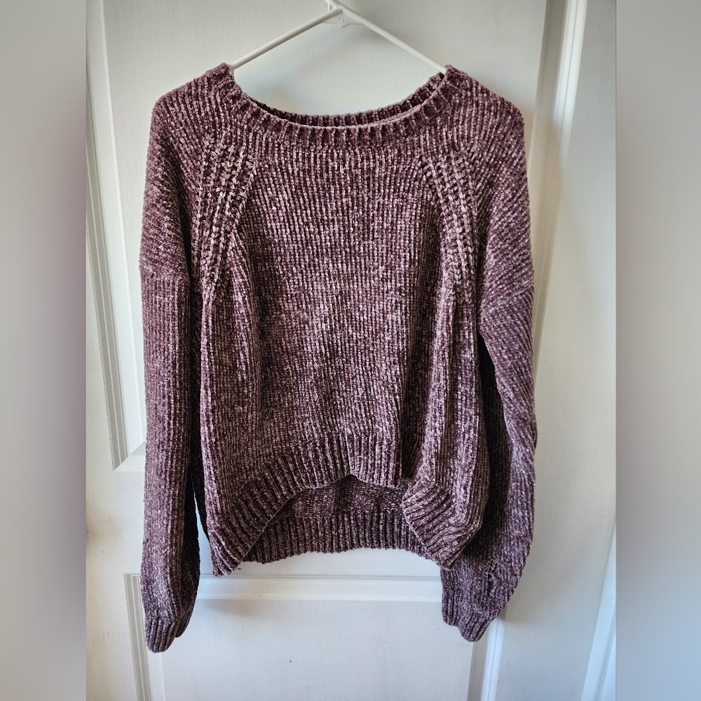 SUPER SOFT Charlotte Russe size Large cropped sweater